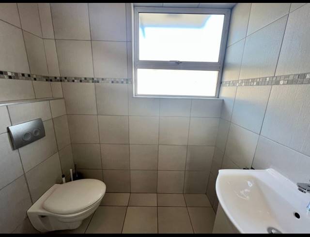 1 bed property to rent in KENILWORTH